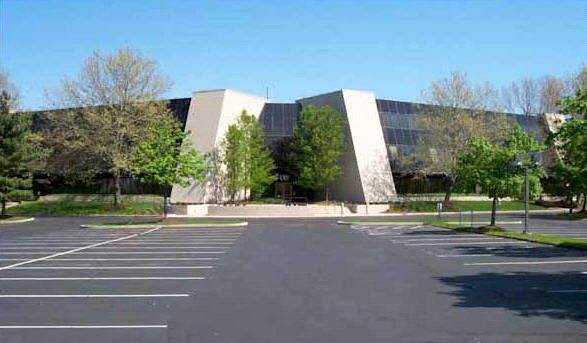 Cascade Corporate Center I: 130 E Wilson Bridge Rd, Worthington, OH 43085